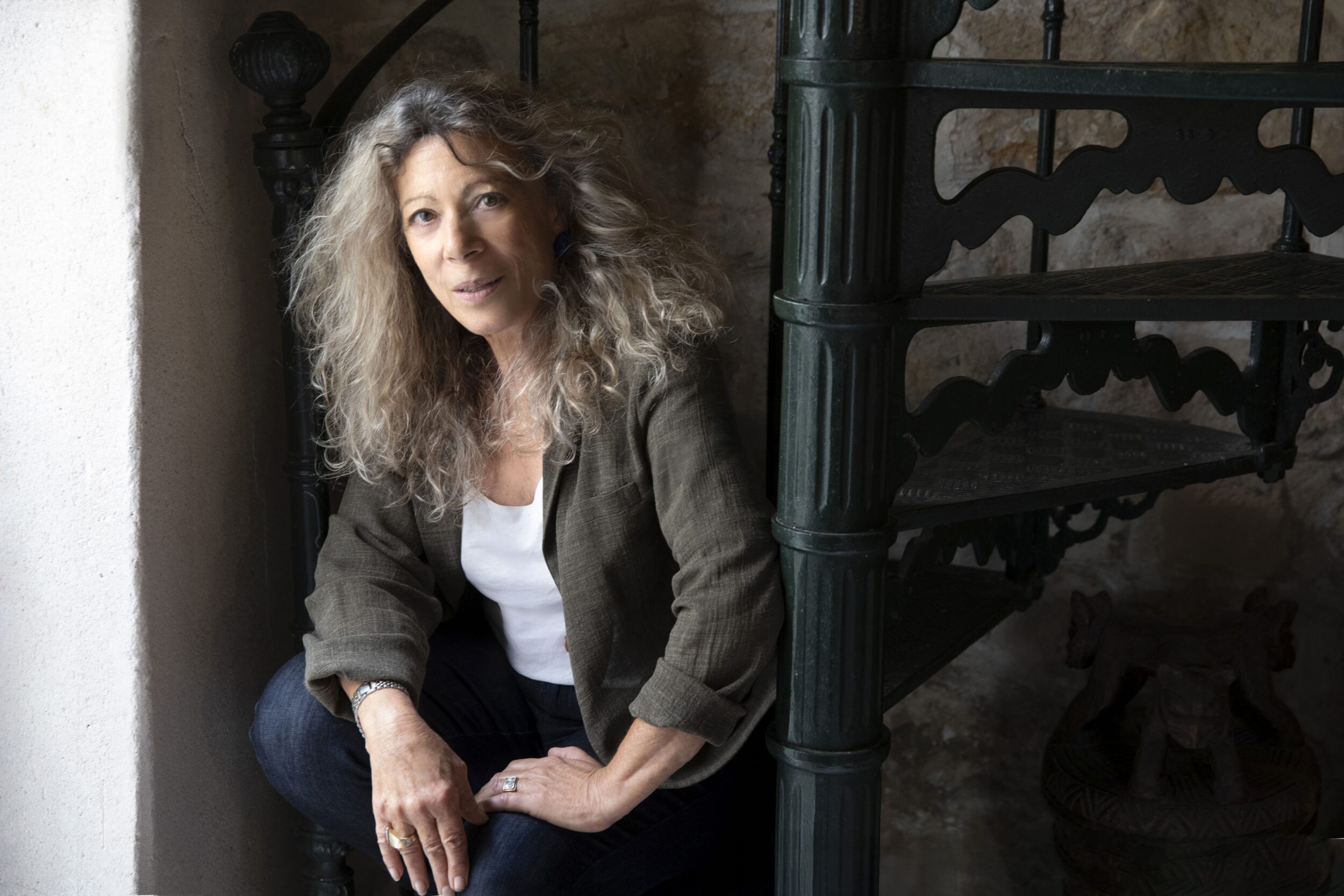 • La fourniture de cette image ne vaut aucunement cession des droits sur ladite image. Celle-ci n’est pas libre de droits, 
elle est soumise à des conditions strictes d’utilisations.
• Toute modification ou altération de l’image est interdite sans autorisation expresse de l’auteur de l’image.
• Les droits de reproduction et de représentation de cette image sont cédés par Céline Nieszawer aux Éditions Flammarion 
et ses départements et marques, pour l’illustration d’article de presse relatif aux livres de l’auteur publiés par Flammarion et ses maisons 
(à l’exclusion des Unes de magazines et journaux en version papier et numérique) et la promotion des ouvrages de l’auteur (à l’exclusion 
de toute utilisation avec achat d’espace), pour la France et tous pays de langue française. Toute autre utilisation est strictement interdite. 
Pour tout autre usage, il vous appartient de vous rapprocher des Éditions Flammarion. 